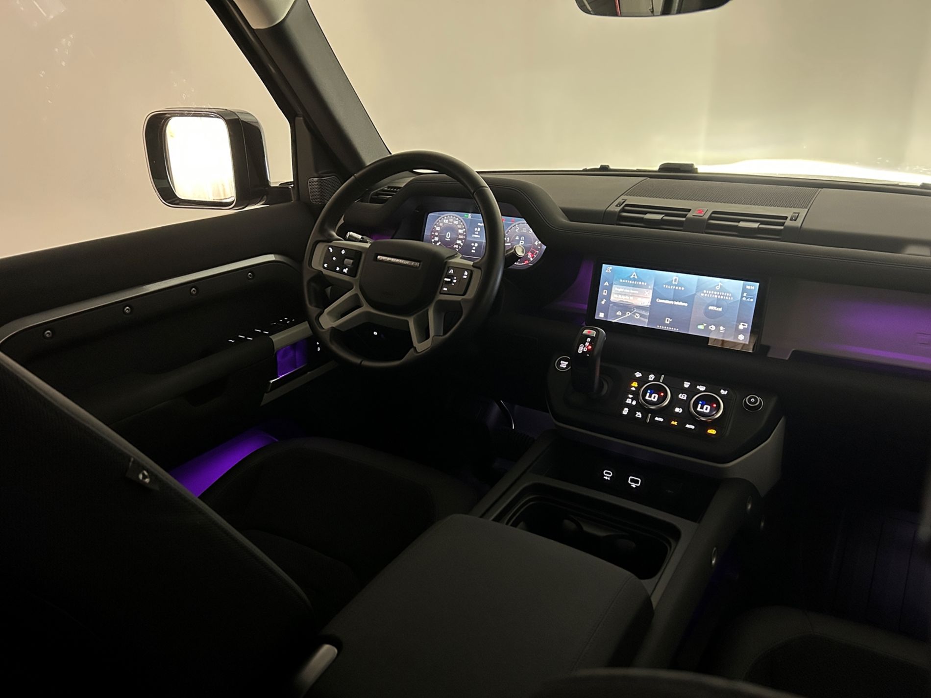 Defender 110 3.0d i6 mhev SE awd 200cv auto - Autoviemme